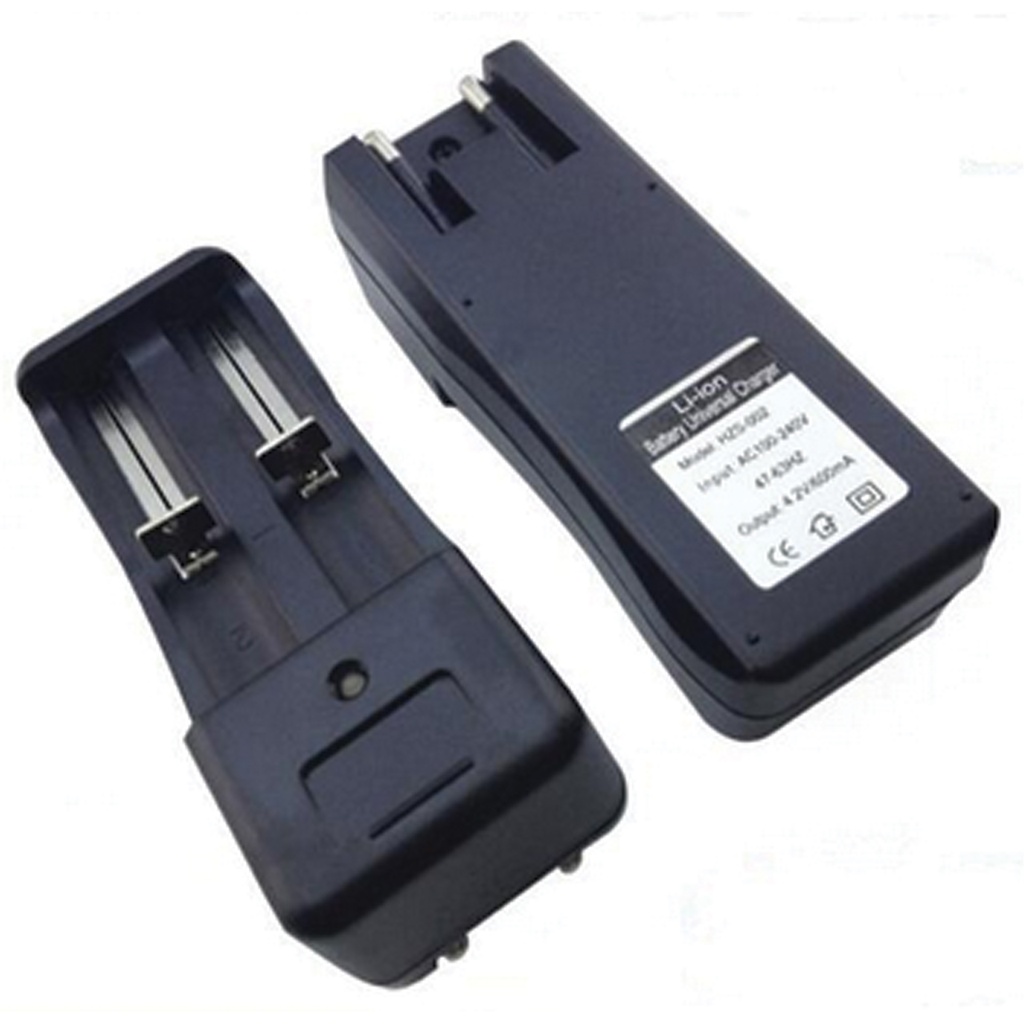 Outlet-Ready Single-Bay 18650 Battery Charger - Matte Black